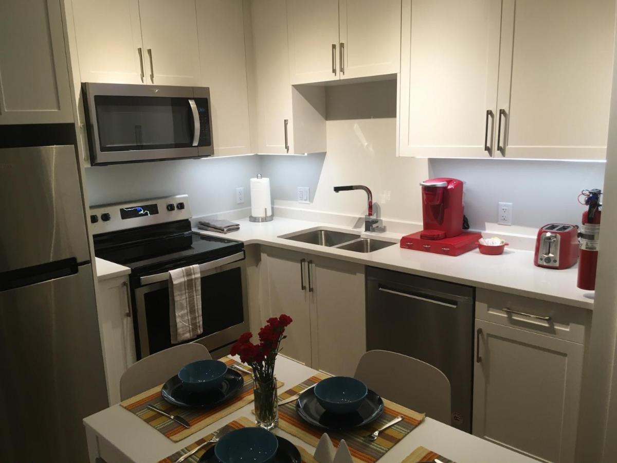 Mollys Cottage-The Suite On Vancouver Island Near Yyj Airport And The Wa And Bc Ferries North Saanich エクステリア 写真