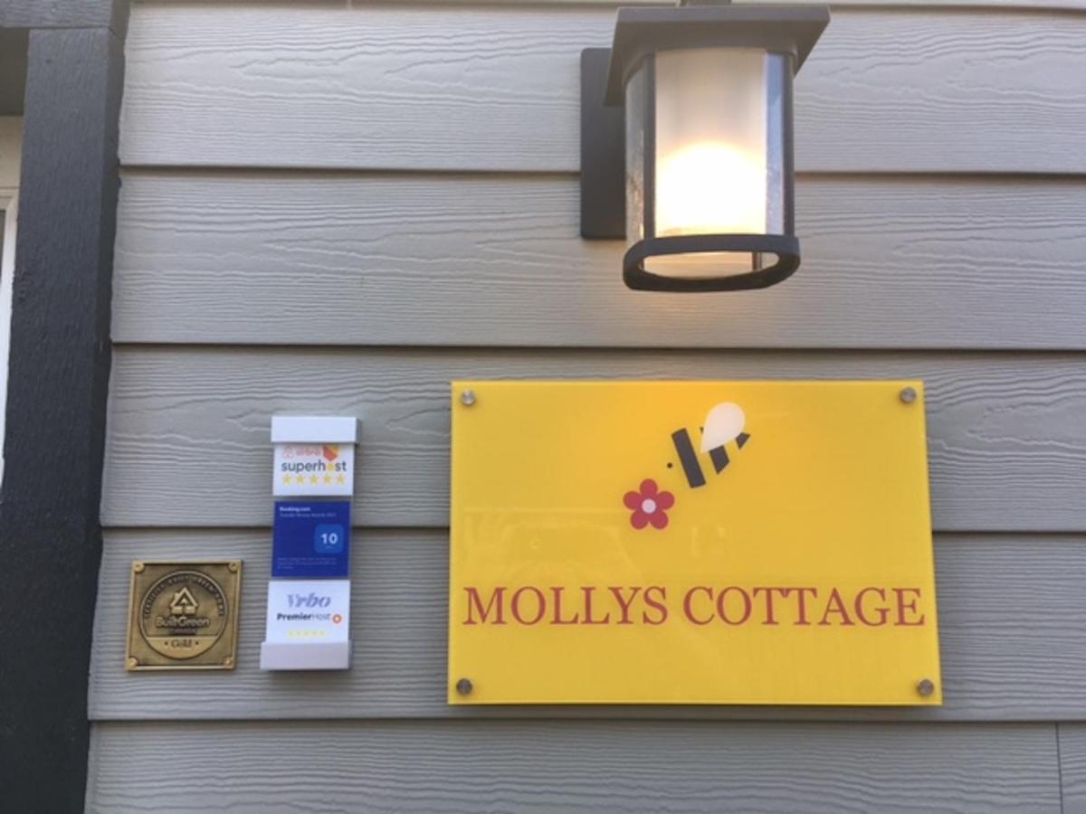 Mollys Cottage-The Suite On Vancouver Island Near Yyj Airport And The Wa And Bc Ferries North Saanich エクステリア 写真